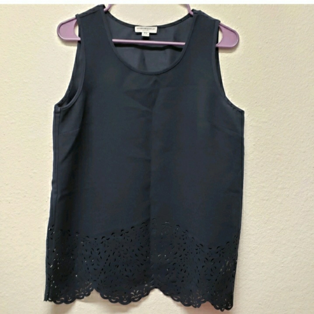 Katherine Barclay Med Laser Cut Black Sleeveless Top Blouse Scalloped bottom